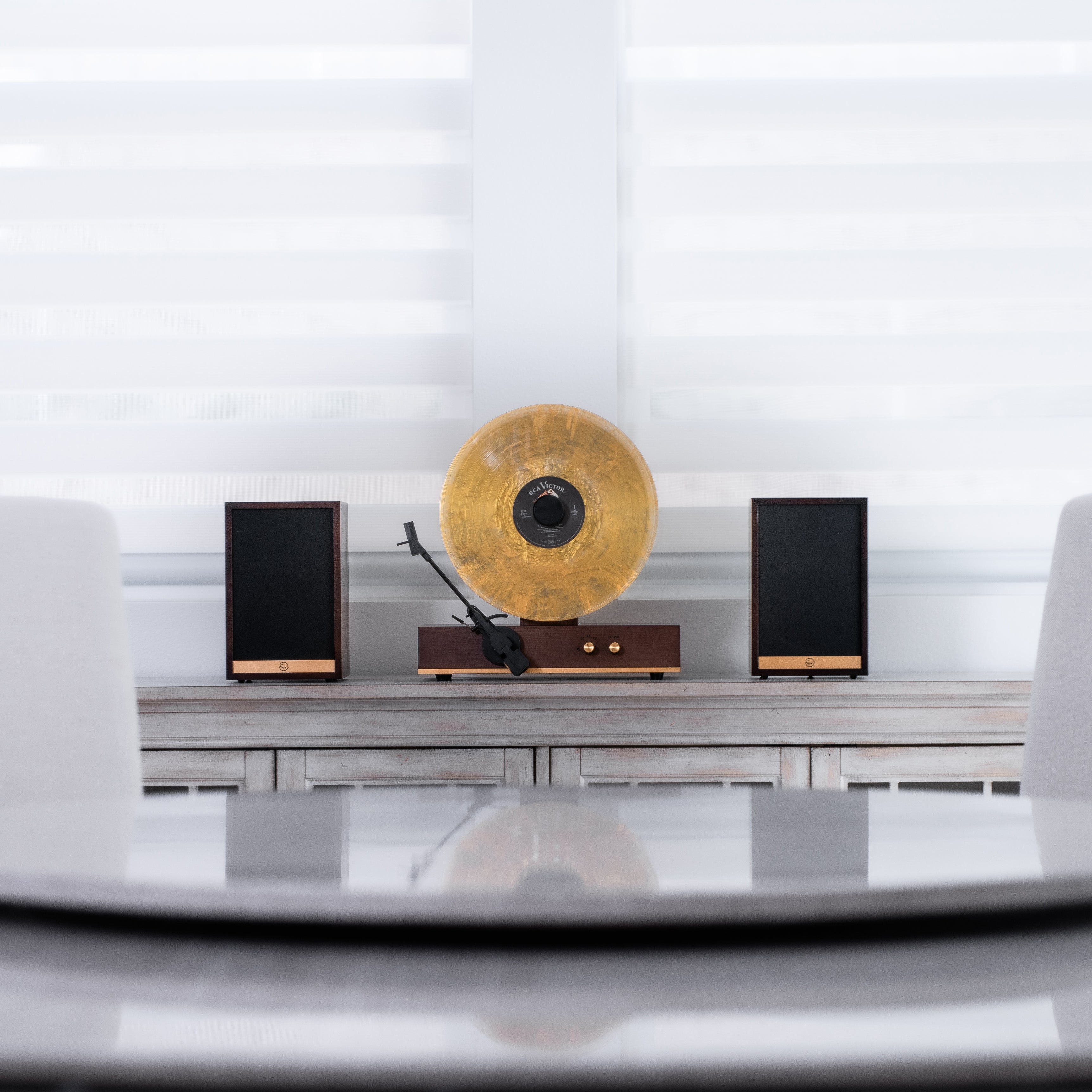 FL450 Audio GLD Vertical Vinyl Record Player